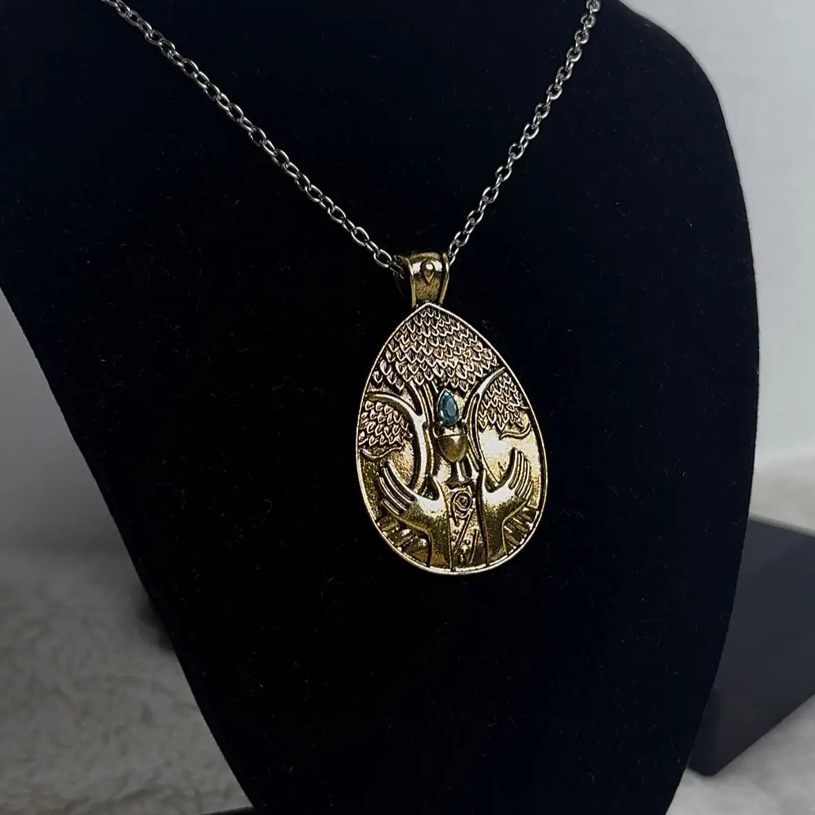 BLESSED DEW PENDANT
